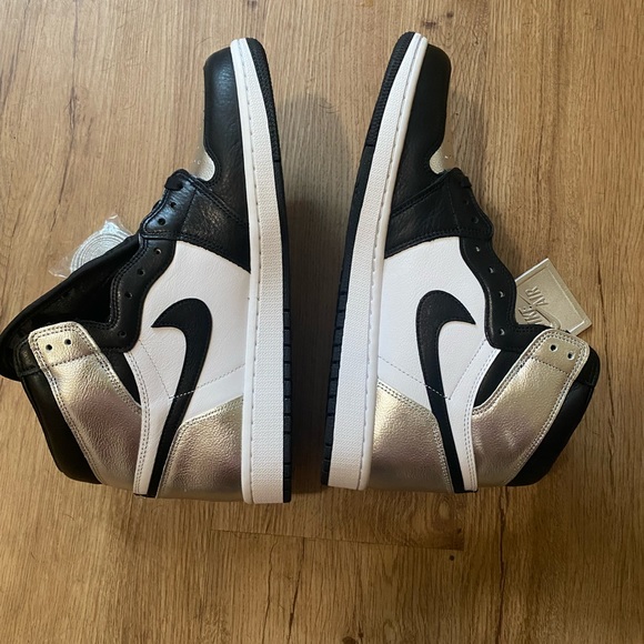 Jordan 1 Retro High Silver Toe